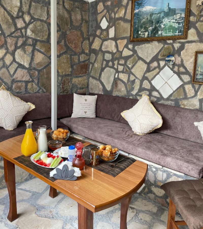 Guesthouse Arber Gjirokaster Bagian luar foto
