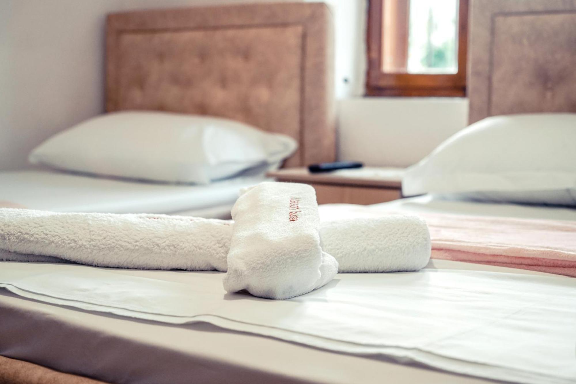 Guesthouse Arber Gjirokaster Bagian luar foto