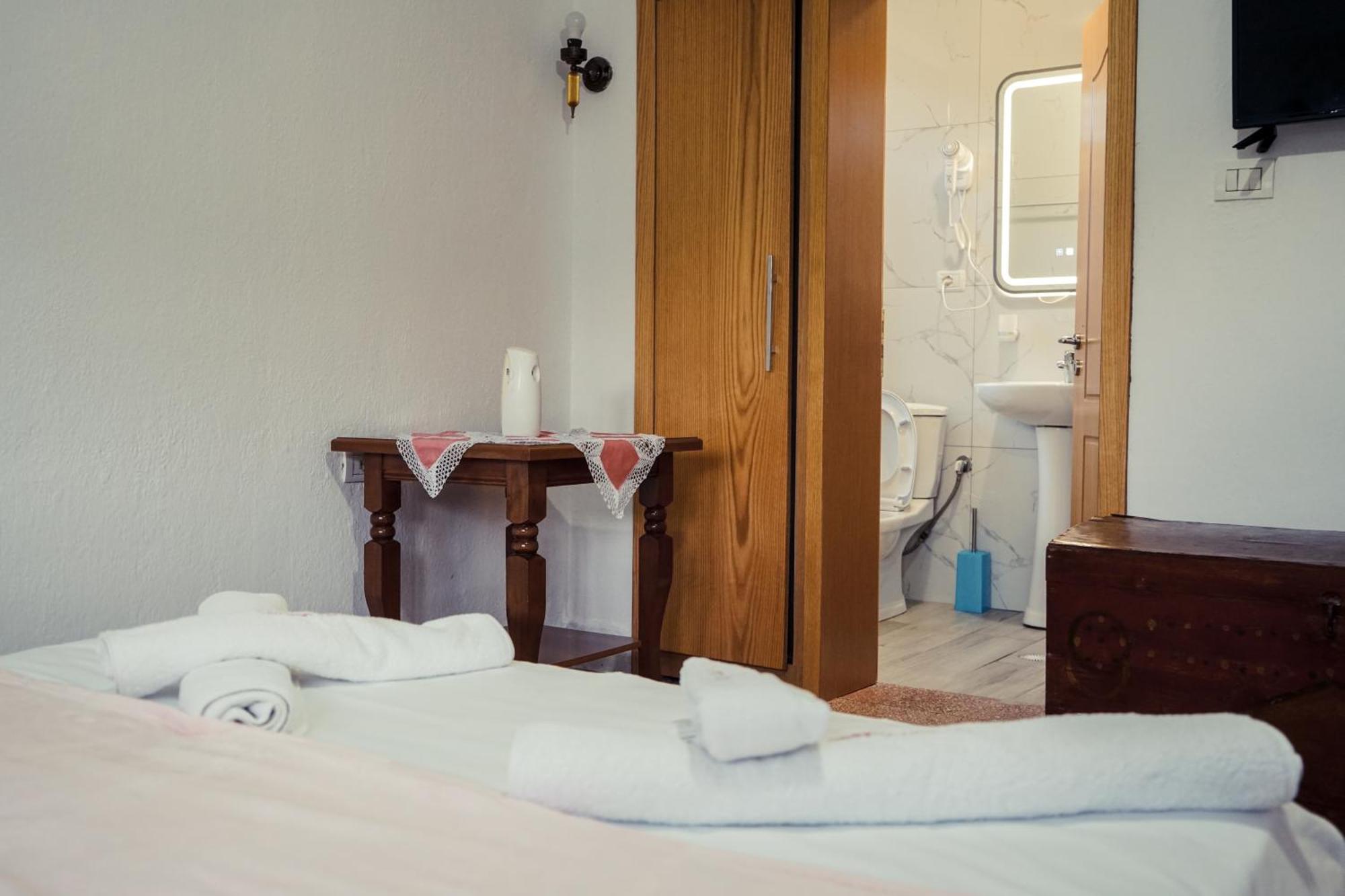 Guesthouse Arber Gjirokaster Bagian luar foto