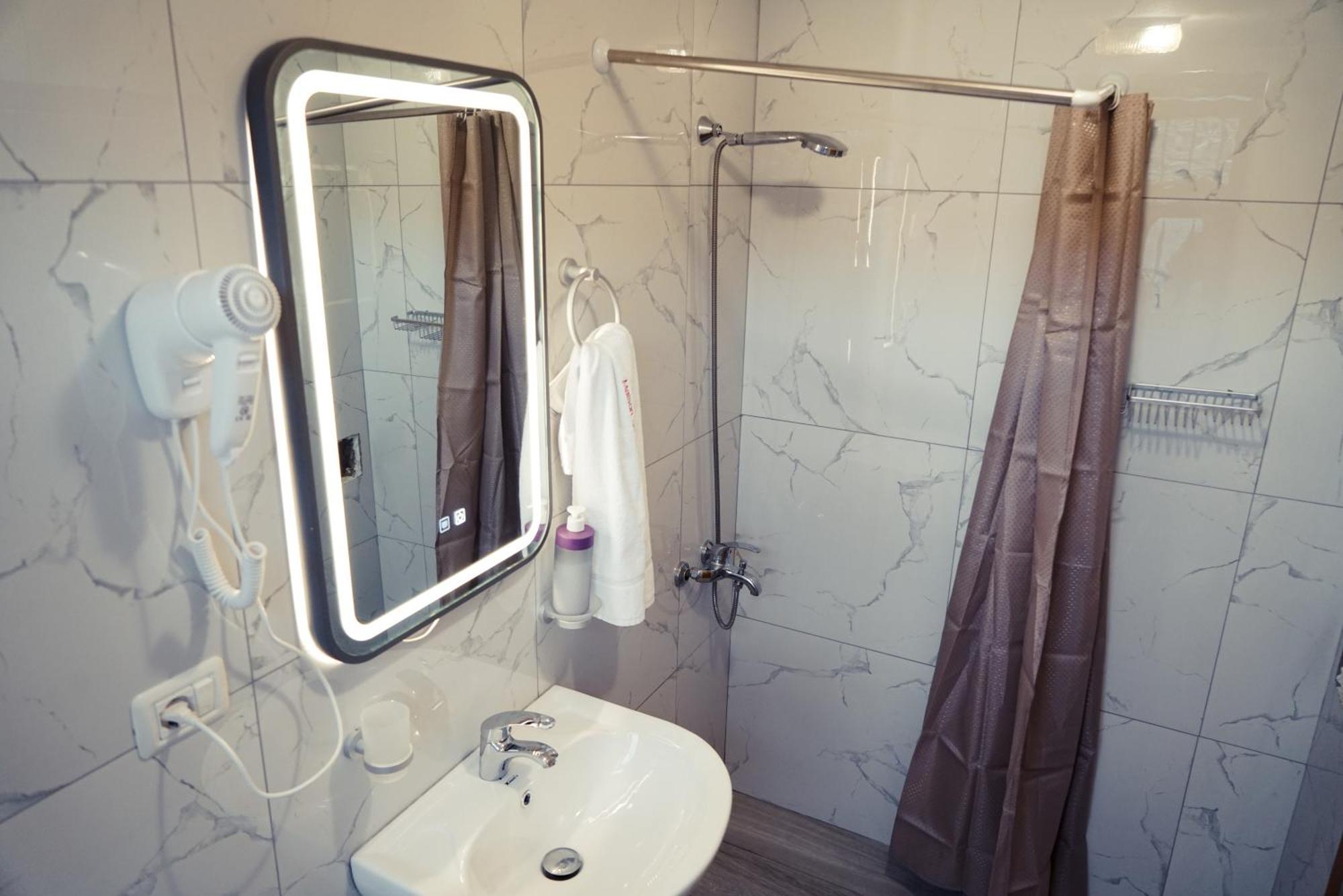 Guesthouse Arber Gjirokaster Bagian luar foto