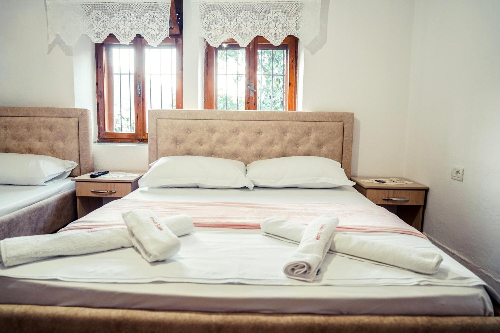 Guesthouse Arber Gjirokaster Bagian luar foto
