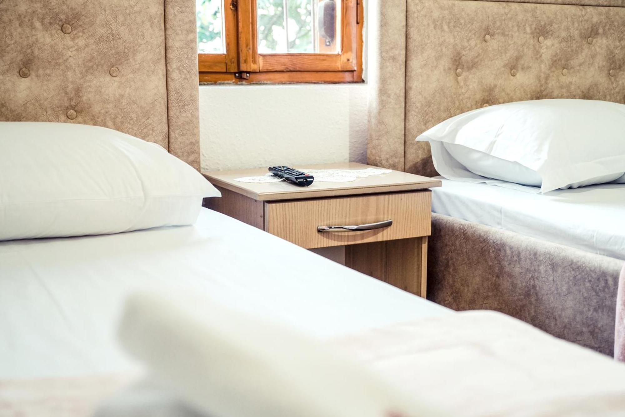 Guesthouse Arber Gjirokaster Bagian luar foto