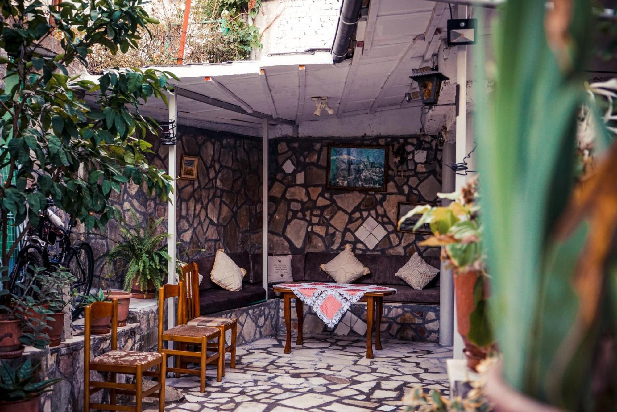 Guesthouse Arber Gjirokaster Bagian luar foto
